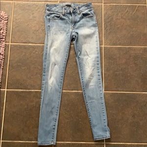 light blue american eagle skinny jeans